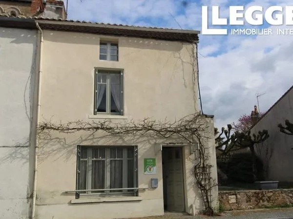 Magnifique maison de village de trois chambre et deux salles de bains, idéale pour les vacances ou l
