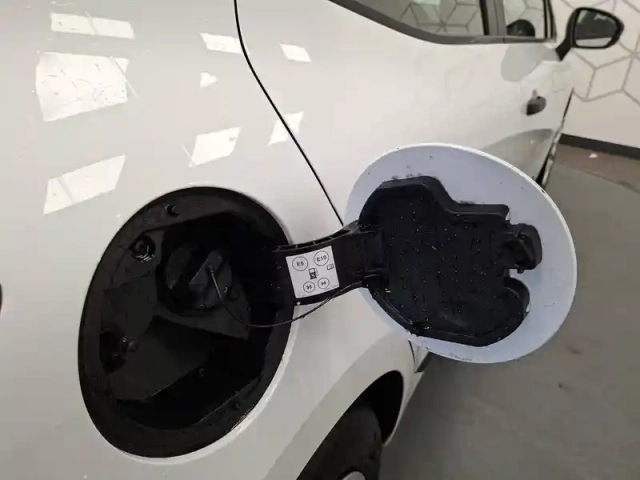 Renault Clio sce 65 — photo 18