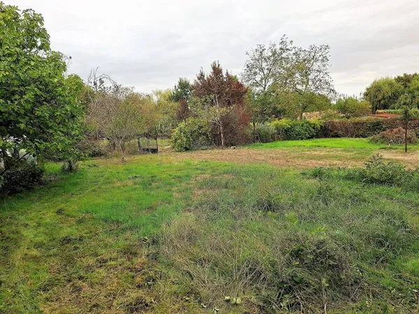 Terrain 1768 m²