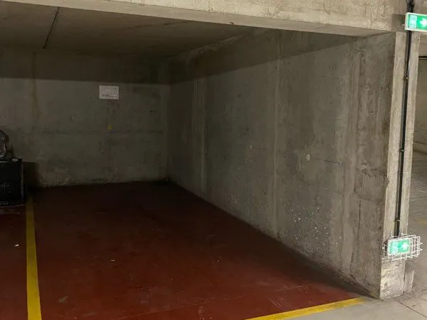 Loue parking centre Malakoff
