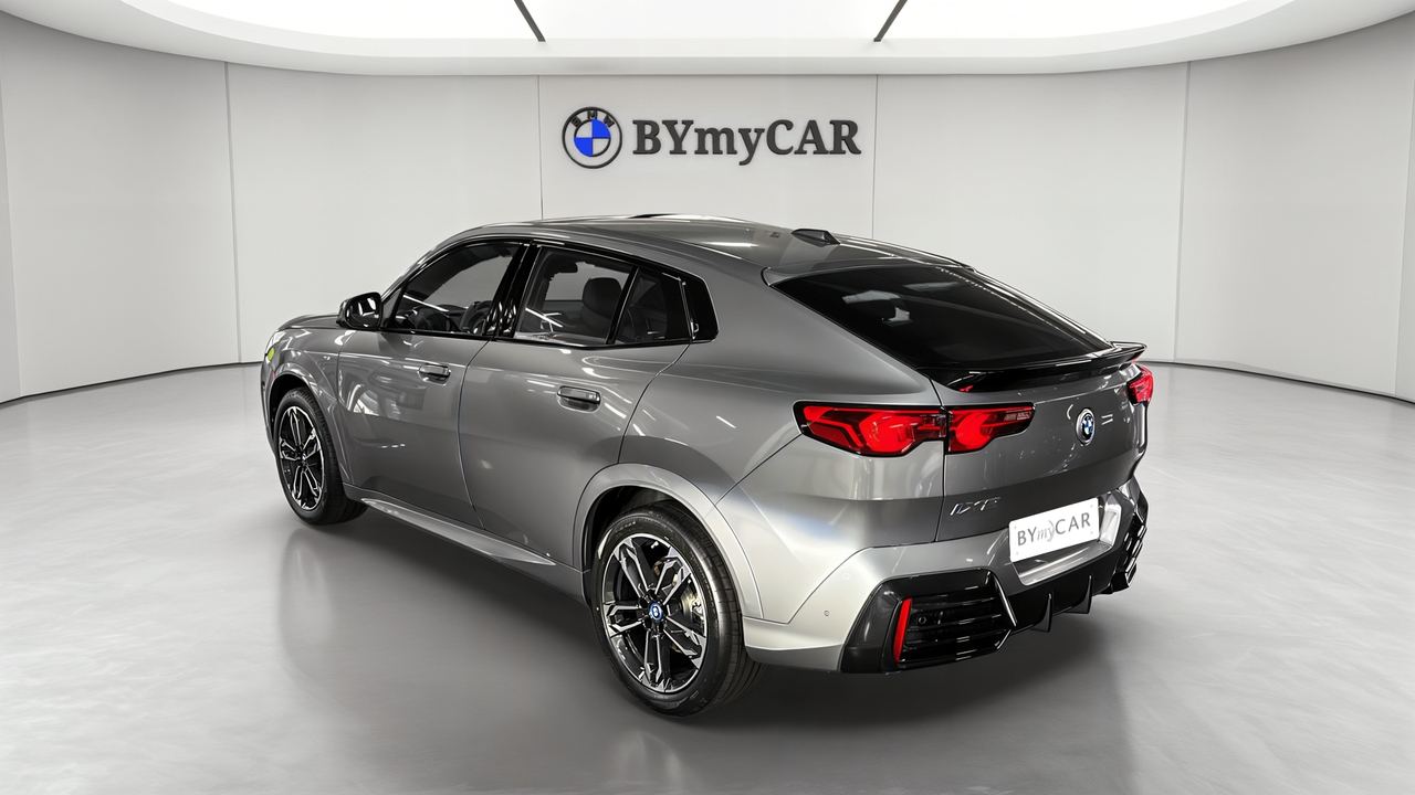 BMW iX2 eDrive20 204ch BVA — photo 3