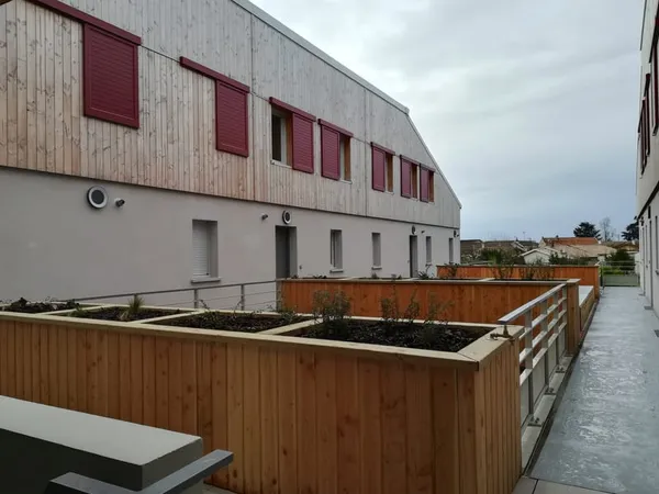 Appartement T2 en Duplex de 43 m2 avec balcon et parking, Bè