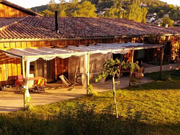 🏡 Maison familiale en harmonie avec la nature - DPE A rare - 225 m² - Terrain 3 100 m² - Pont-du-Cas