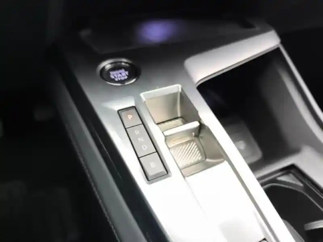 Peugeot 308 phev 180 e-eat8 allure — photo 24