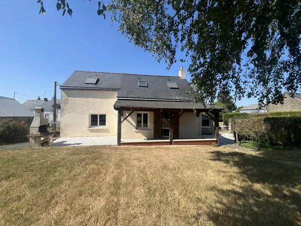 Charmante maison de campagne avec beau terrain