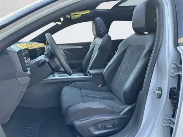 Opel Astra sports tourer 1.2 turbo hybride 145 ch automatique — photo 11