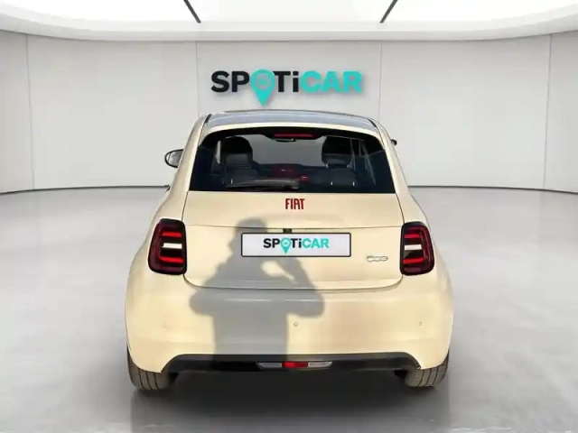 Fiat 500 e 118ch (red) my23 — photo 4