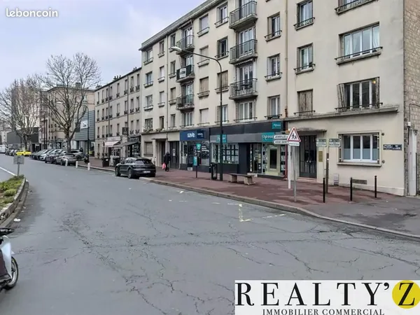 Local commercial 362 m²