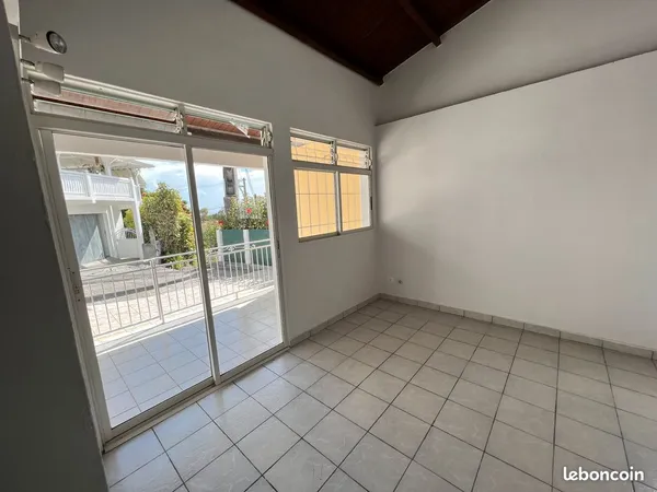 Maison individuelle a vieux-habitants cousiniere