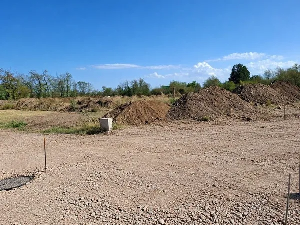 Terrain 673 m²