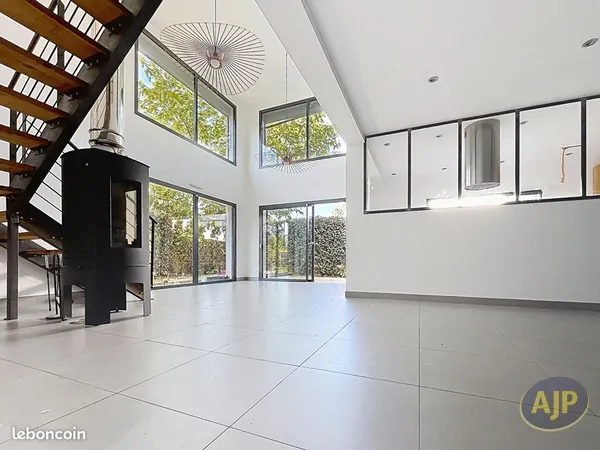Maison 7 pièces 163 m²