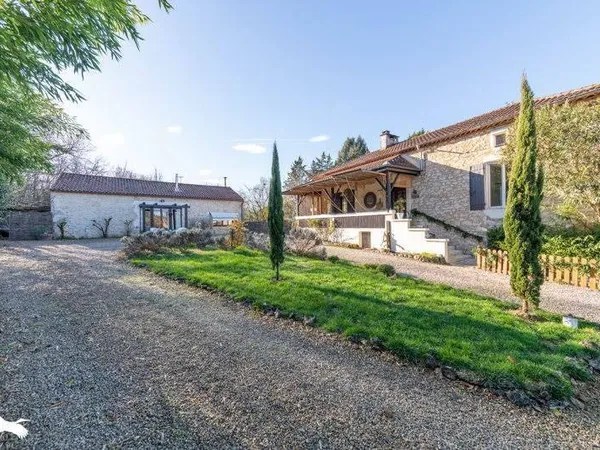 Maison 8 pièces 275 m²