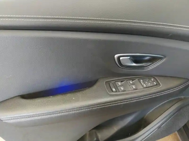 Renault Scenic blue dci 150 — photo 11