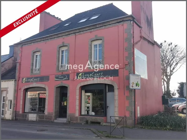 Immeuble de rapport en plein centre de Plabennec