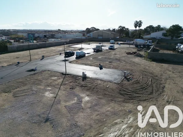 Terrain 323 m² Pia