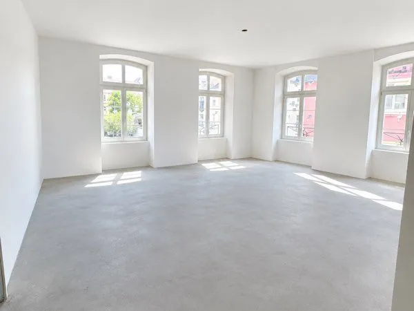 THANN CENTRE-VILLE - Superbe F5 de 145 m² entièrement rénové - Garage - À personnaliser