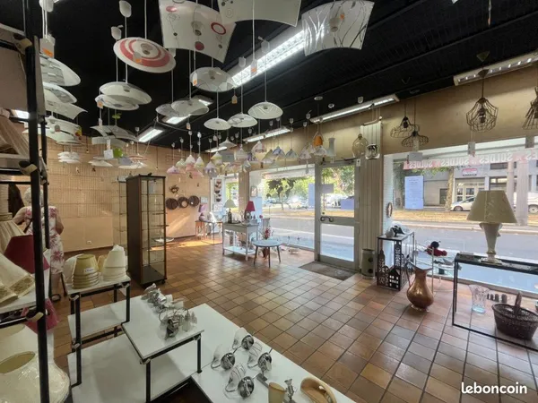 Local commercial 121 m²
