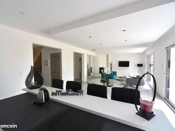 Propriété 5 pièces 100 m²