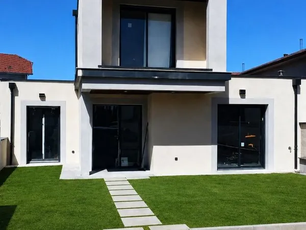 Maison contemporaine neuve - Toiture terrasse végétalisée