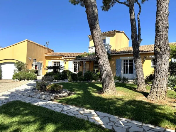 Maison 8 pièces 223 m²