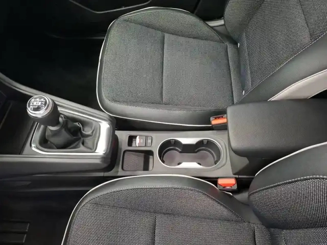 Renault Captur tce 140 - 21 — photo 22