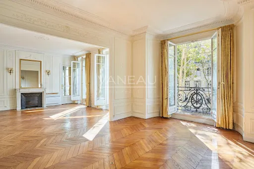 Appartement 7 pièces 187 m²