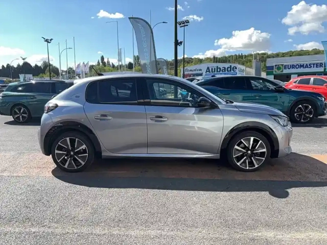 Peugeot 208 electrique 50 kwh 136ch — photo 16