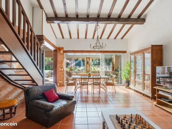 Propriété 10 pièces 328 m²