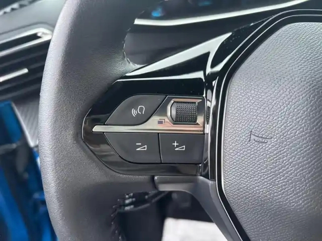 Peugeot 2008 puretech 130 s&amp;s bvm6 allure pack — photo 19
