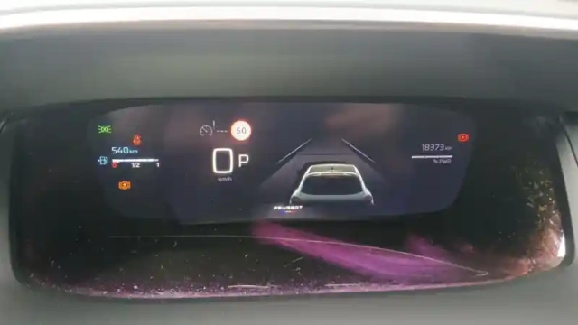 Peugeot 208 hybrid 110 e-dcs6 — photo 19