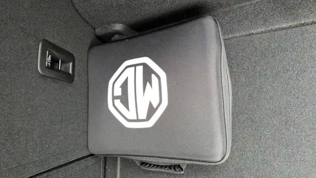 Mg Mg4 electric 51kwh - 125 kw 2wd — photo 19