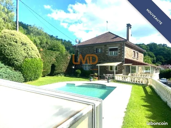 Maison 10 pièces 184 m²