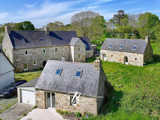Maison 14 pièces 303 m²