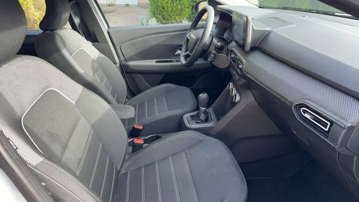 Dacia Sandero TCE 90 auto - Journey – 2025 – 2828 km – Essence – Boîte Automatique — photo 32
