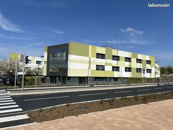 Bureaux 678 m²