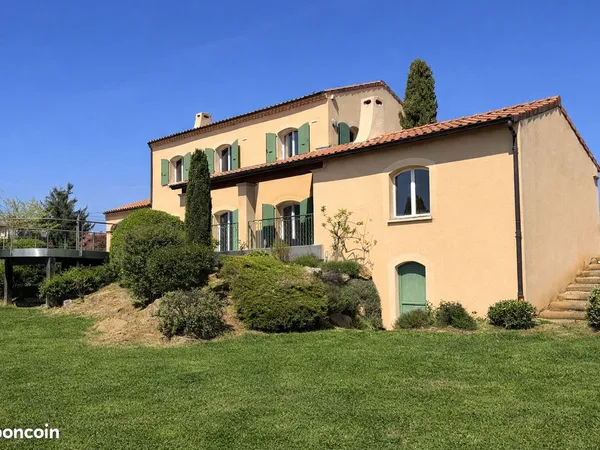 Villa 8 pièces 171 m²