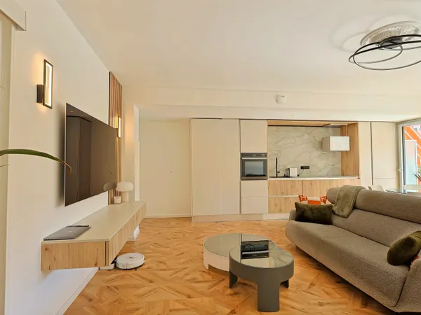 A Vendre - 2 Pièces 53m2 entièrement rénové