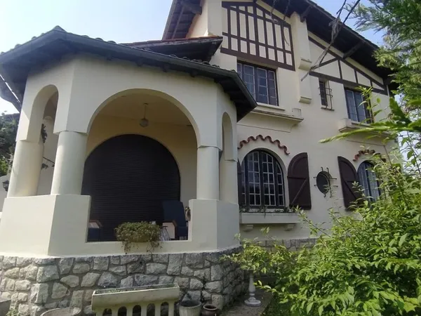 Unique maison basco béarnaise 1940 à 15 minutes de Bordeaux