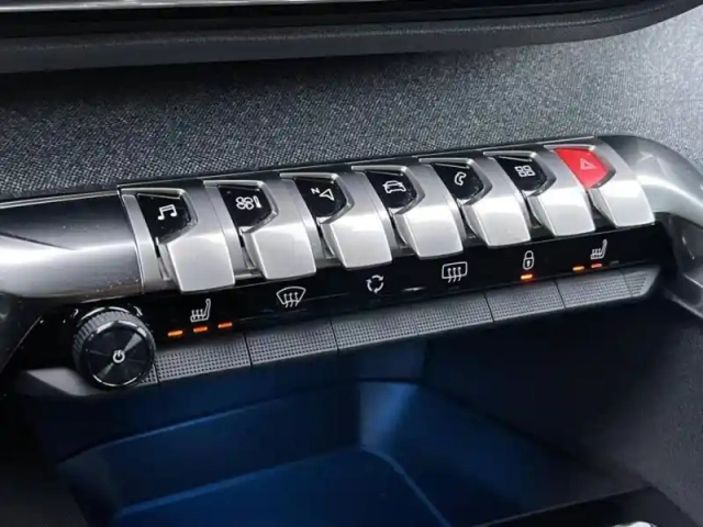 Peugeot 3008 1.2 puretech 130ch s&amp;s allure pack eat8 — photo 13