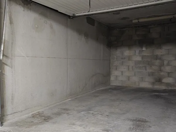 Parking/Garage/Box