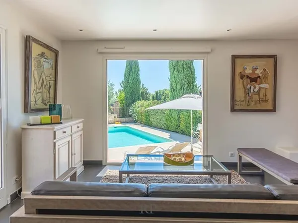 Maison, annexe & piscine ou le privilège d'un terrain en centre historique