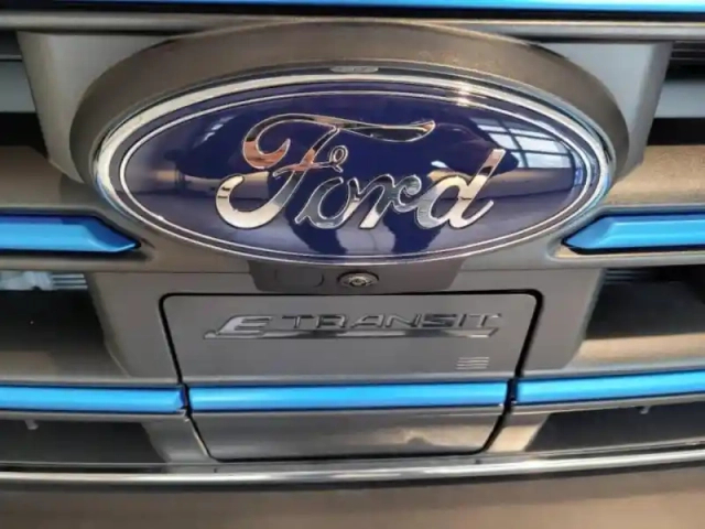 Ford Transit 2t fg pe 350 l2h2 135 kw batterie 75/68 kwh trend business — photo 15
