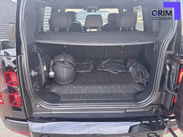 Land Rover Defender 110 p300e phev bva8 — photo 30