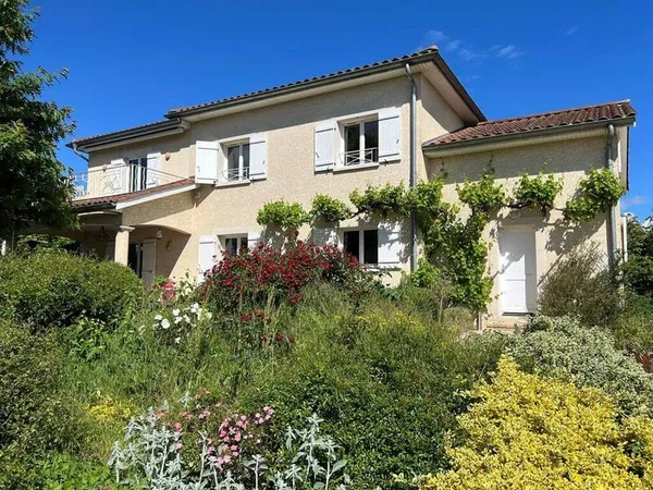 Maison 7 pièces 195 m²