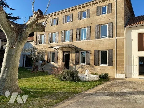 Maison 11 pièces 400 m²