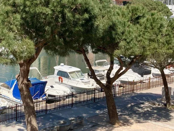 Location à l'année studio meublé Canet en Roussillon secteur port