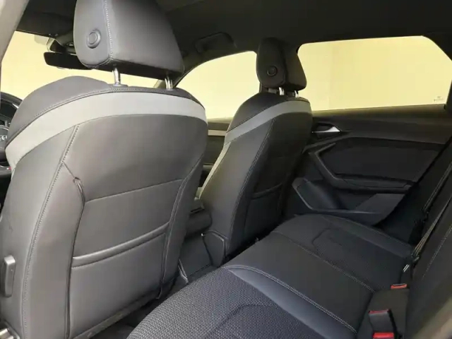 Audi A1 sportback 35 tfsi 150 ch s tronic 7 — photo 27