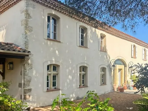 Maison 6 pièces 344 m²