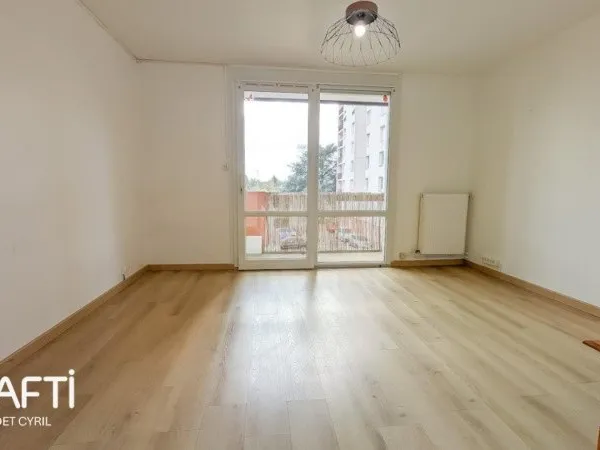 Entiérement rénové et lumineux !
