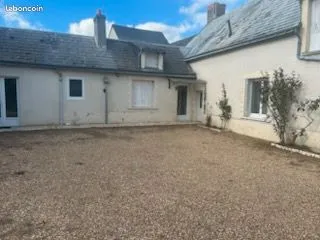 Maison de bourg de plain -pied- 70 m carrés- NOYANT-VILLAGES
